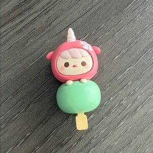 POP MART - Pop Bean Pucky Sakura Dessert Toy